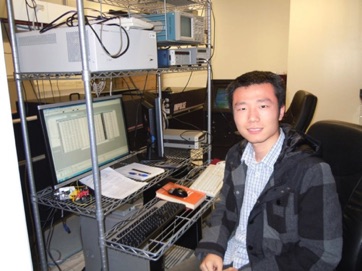 Mr. Haoyu Wang, an intern from USTC analyzing photoemission data.